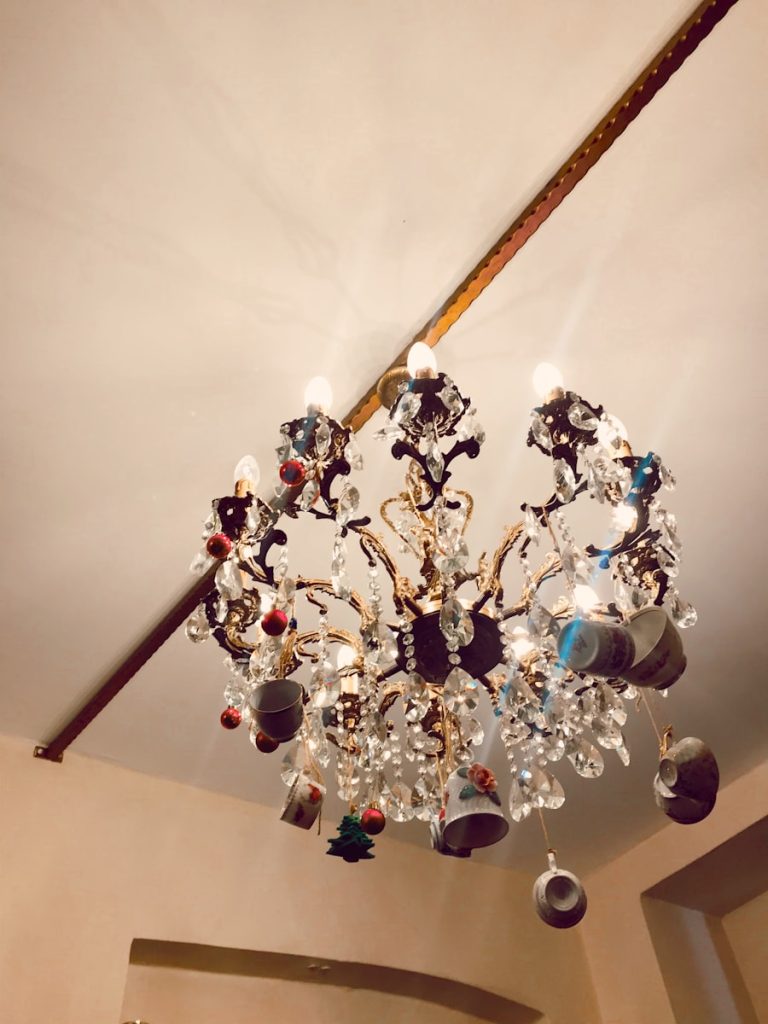 Photo "Nordic bud metal chandelier suitable for living room"