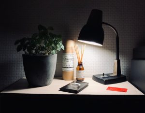 Photo adjustable desk reading lamp