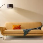 Moderne glazen kolom vloerlamp voor eigentijdse interieur